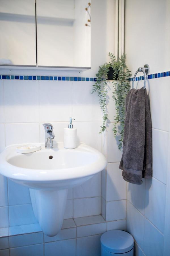 Exclusive Offers L Last-Minute Specials L Parking Free L Double Bed House L Uk L Gaming Room L Komfy 3 Bedroom Cottage With Riverview L Perfect For Short Or Long Stays Reading Exterior photo