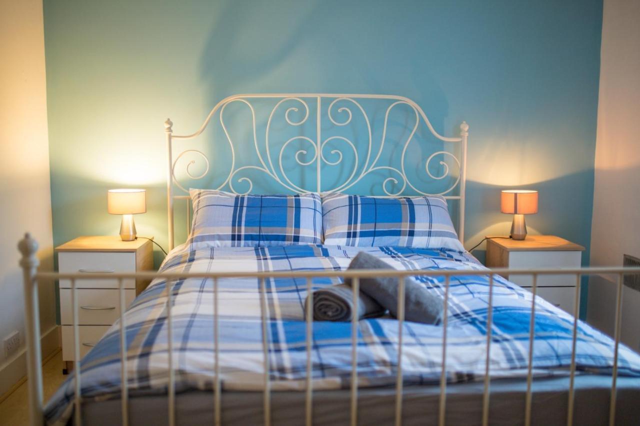 Exclusive Offers L Last-Minute Specials L Parking Free L Double Bed House L Uk L Gaming Room L Komfy 3 Bedroom Cottage With Riverview L Perfect For Short Or Long Stays Reading Exterior photo