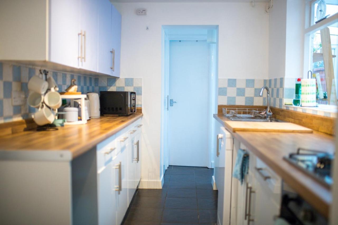 Exclusive Offers L Last-Minute Specials L Parking Free L Double Bed House L Uk L Gaming Room L Komfy 3 Bedroom Cottage With Riverview L Perfect For Short Or Long Stays Reading Exterior photo