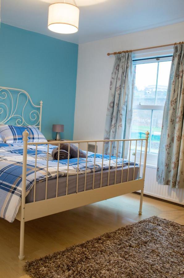 Exclusive Offers L Last-Minute Specials L Parking Free L Double Bed House L Uk L Gaming Room L Komfy 3 Bedroom Cottage With Riverview L Perfect For Short Or Long Stays Reading Exterior photo